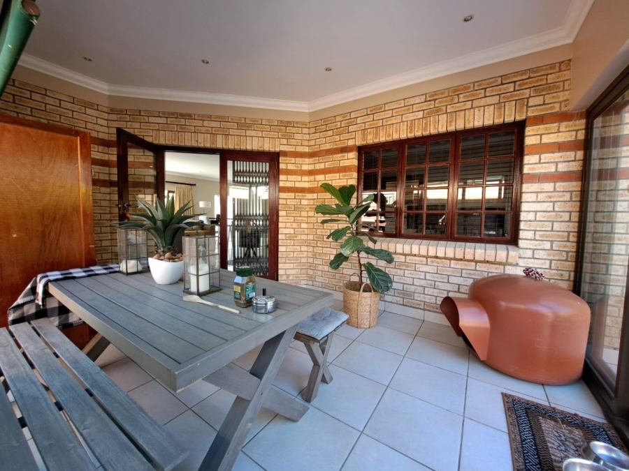 3 Bedroom Property for Sale in Bonza Bay Eastern Cape